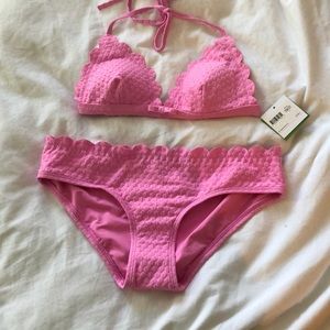 NWOT - never worn - Kate Spade Scalloped bottom LG